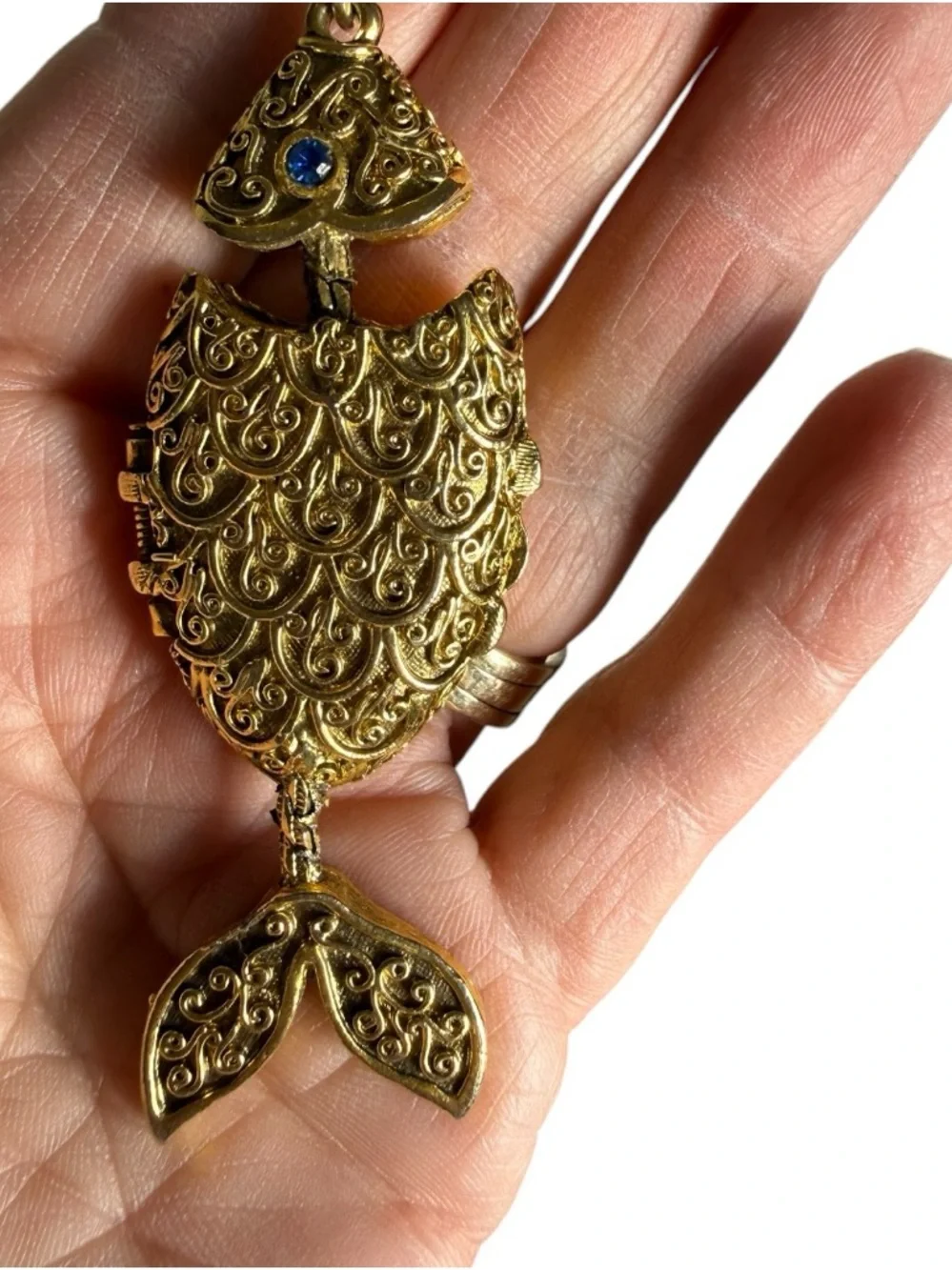 Max Factor "Hypnotique" articulated fish solid perfume locket pendant - Picture 2 of 5